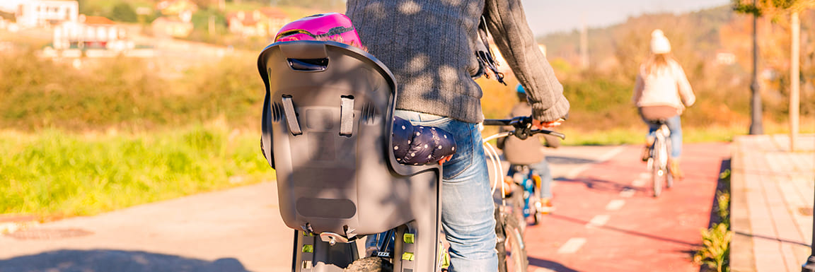 Llevar al bebé en bici a los 8m